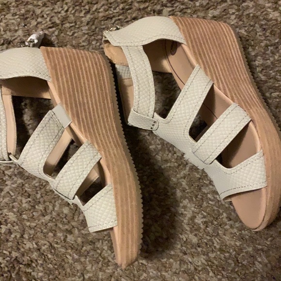 Dr Scholl’s wedge sandals - Picture 3 of 8